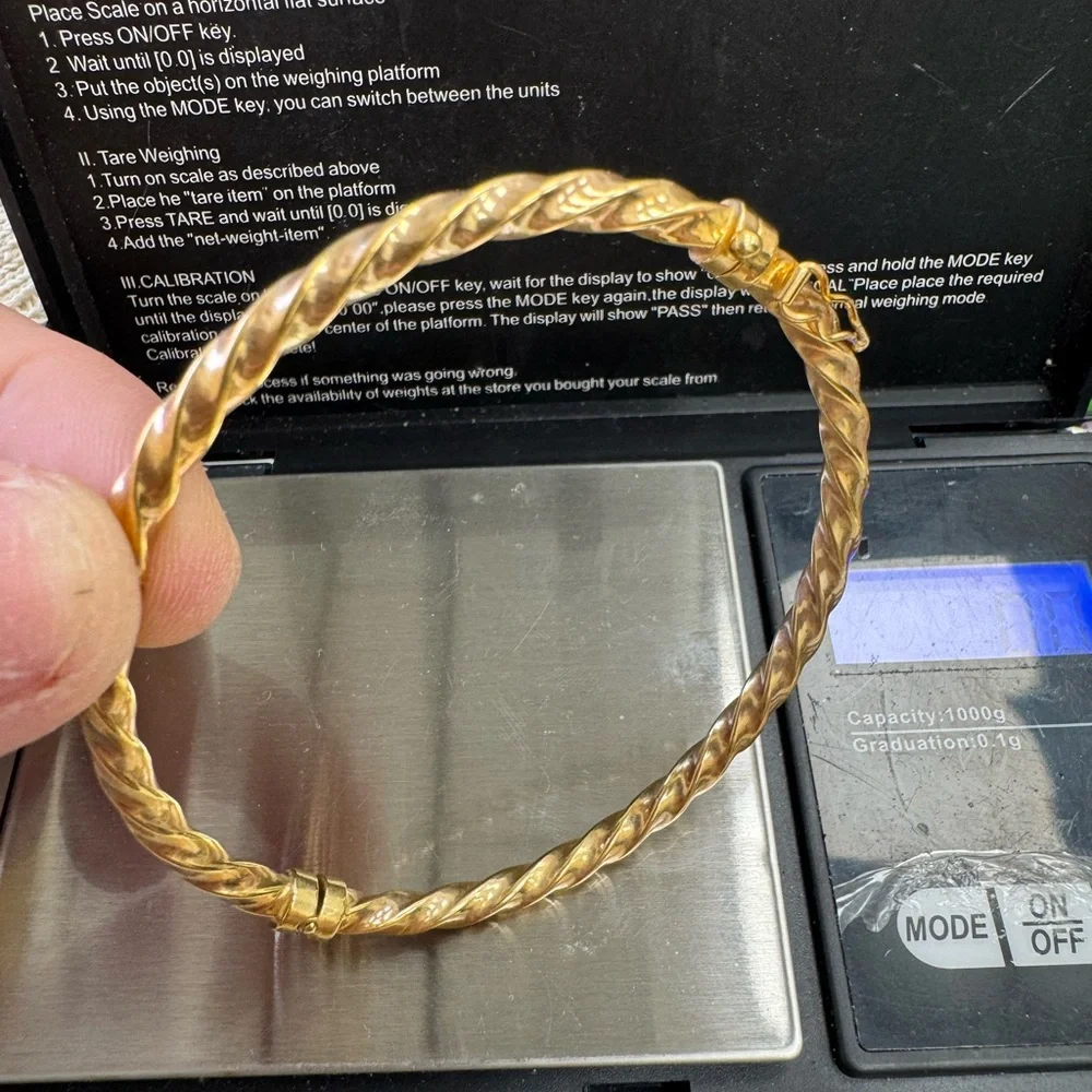 Chapelle 9K Yellow Gold Twisted Hinged Vintage Bracelet 6.75
